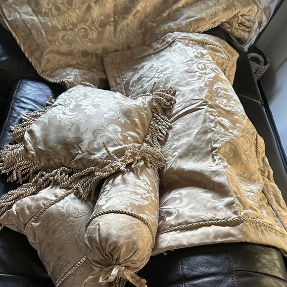 Florence 7-Piece King Comforter Set - Taupe/Beige/Tan - Picture 9 of 10